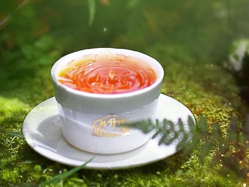 Золотой бутон Дянь Хун Молодые бутоны